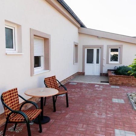 Kollar D Guest House - Prenociste Rooms Subotica Exterior foto