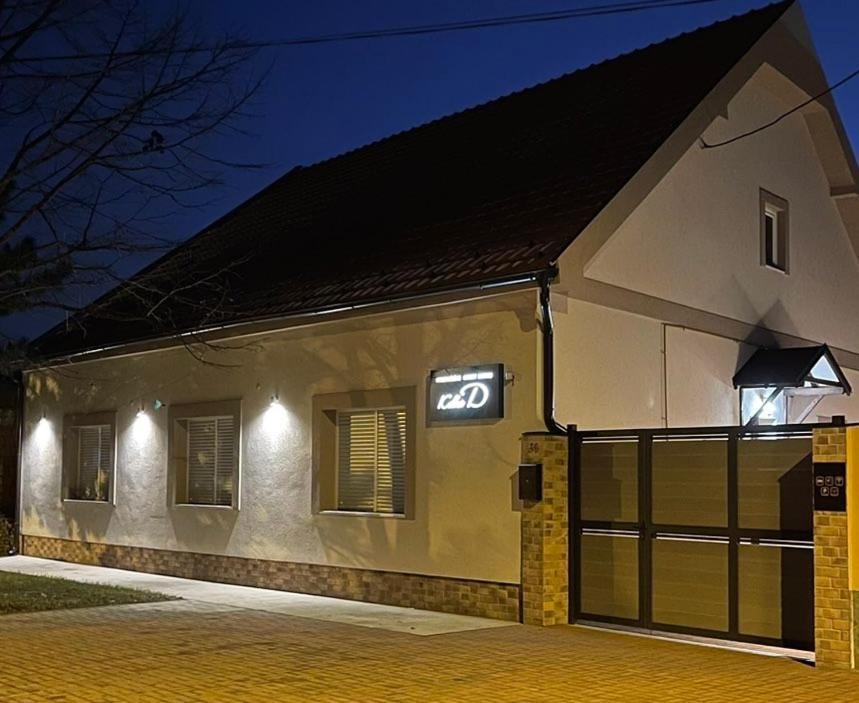 Kollar D Guest House - Prenociste Rooms Subotica Exterior foto