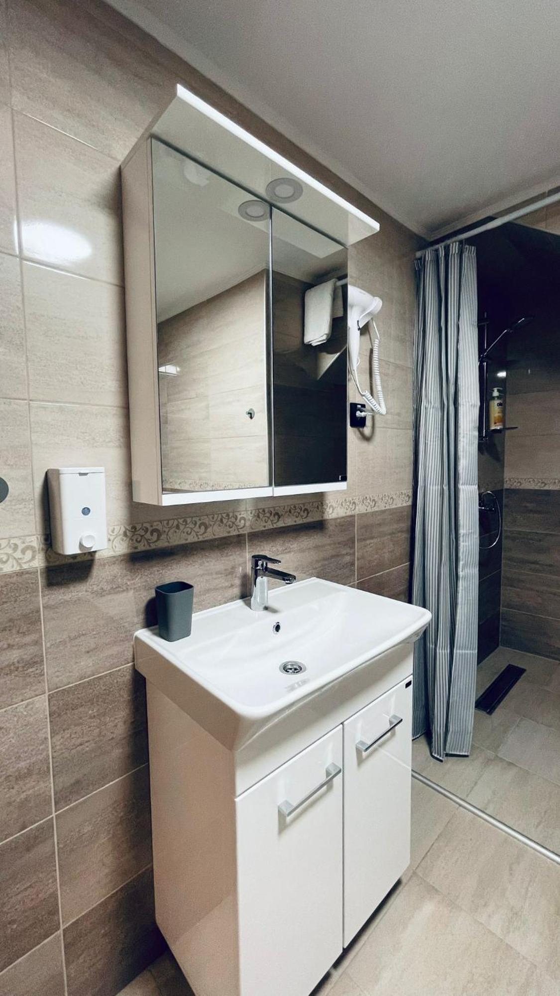 Kollar D Guest House - Prenociste Rooms Subotica Exterior foto